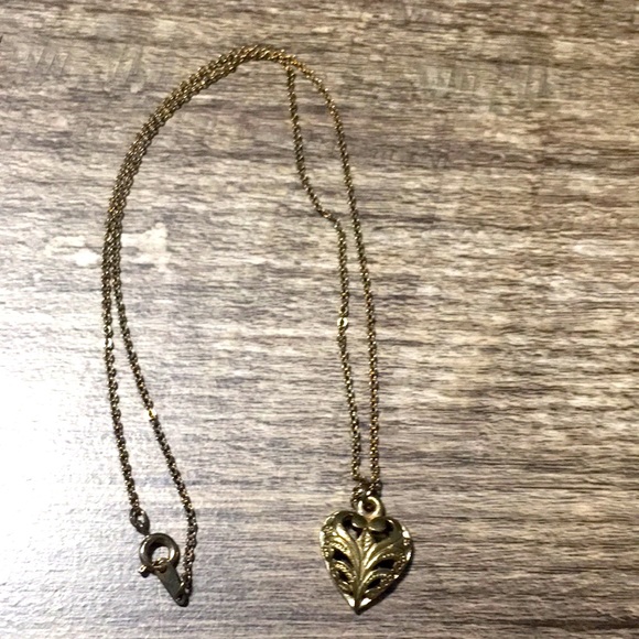 👛Heart Pendant Necklace 💛 - Picture 5 of 8